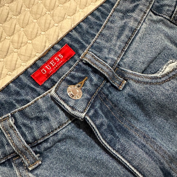 Guess brand mom jeans - Picture 3 of 6